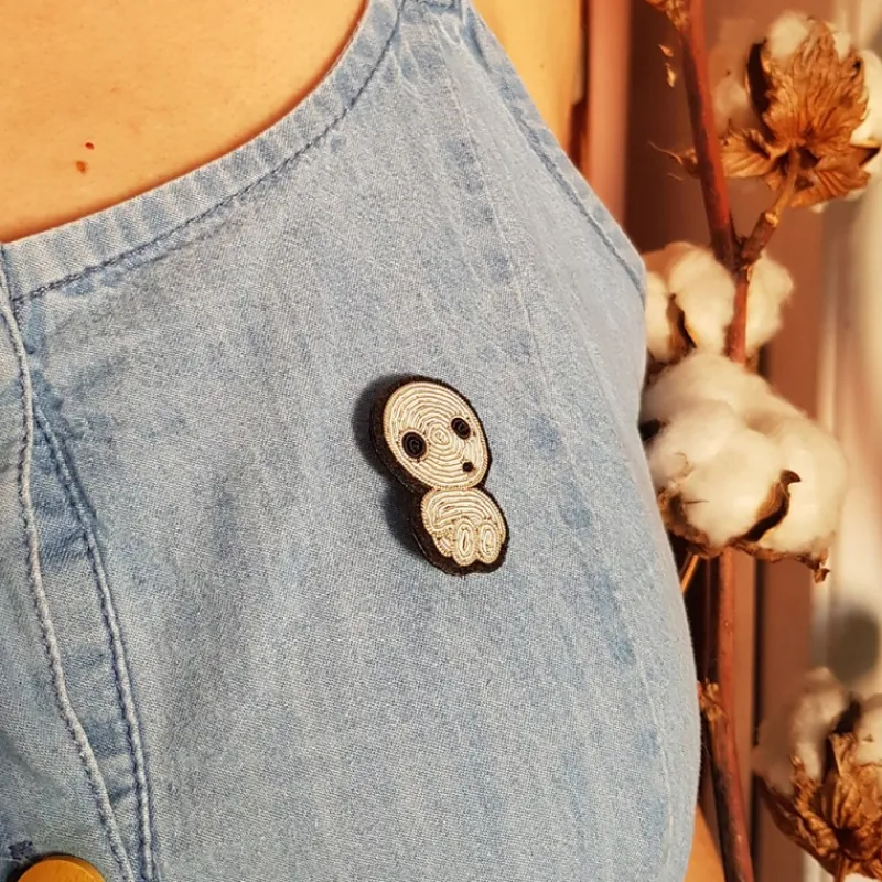 Pins|Maison Ghibli Broche cannetille Kodama assis - Princesse Mononoké