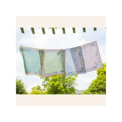 Textile|Maison Ghibli Mouchoir Chemin du vent rouge - Kiki la petite sorcière